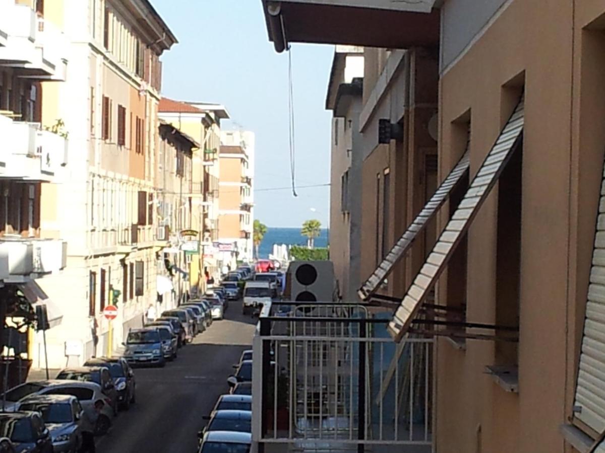B&B Dimora Di Traiano Terracina Luaran gambar